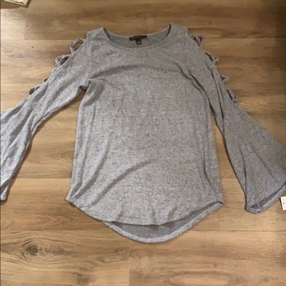 Long Sleeve Sweater material Signature Studio